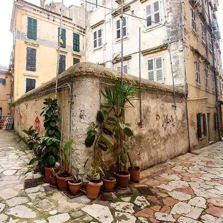 Cute studio in Corfu town *