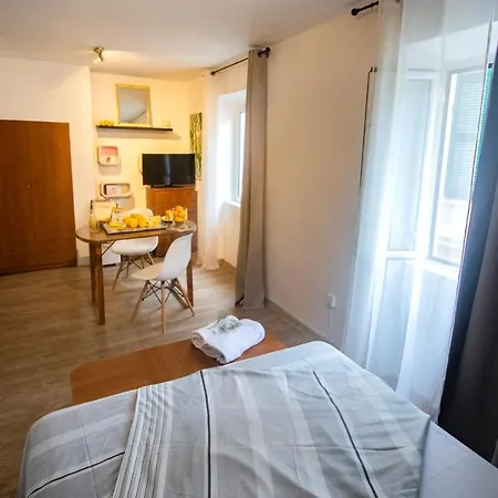 Cute studio in Corfu town Appartamento